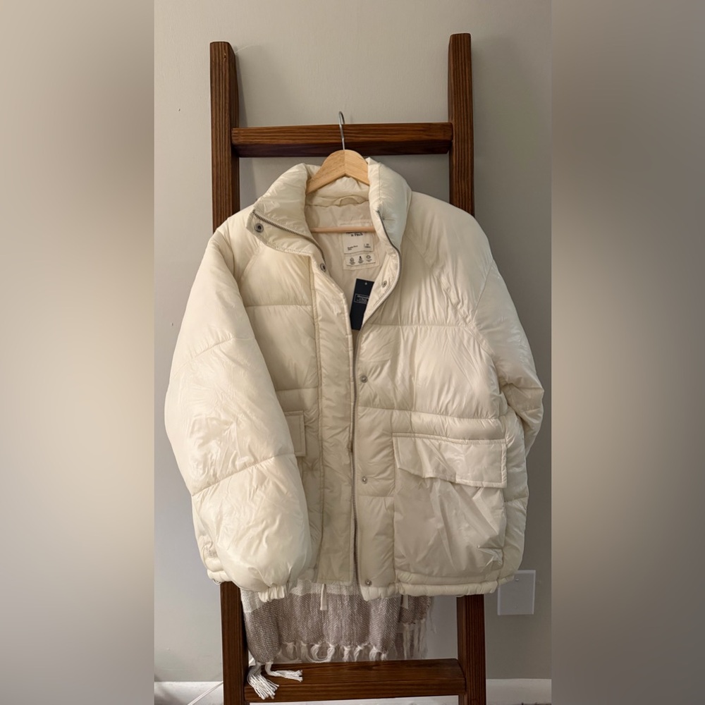 NWT Abercrombie & Fitch Cream Puffer Jacket